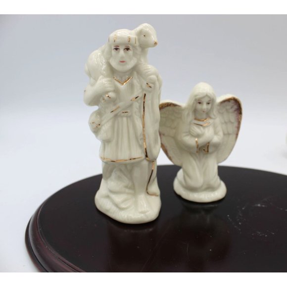 Nativity Set Holiday Style Wooden Base White Porcelain with Gold Color Accents - Picture 11 of 16